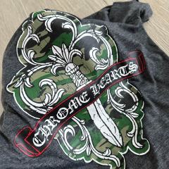 1:1 quality version Camo Crack Sword Vine V Neck Print Tee 2 colors for girls 29306362