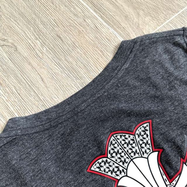 1:1 quality version Window Grille Cross Print On Back V Neck Tee for girls 29306363