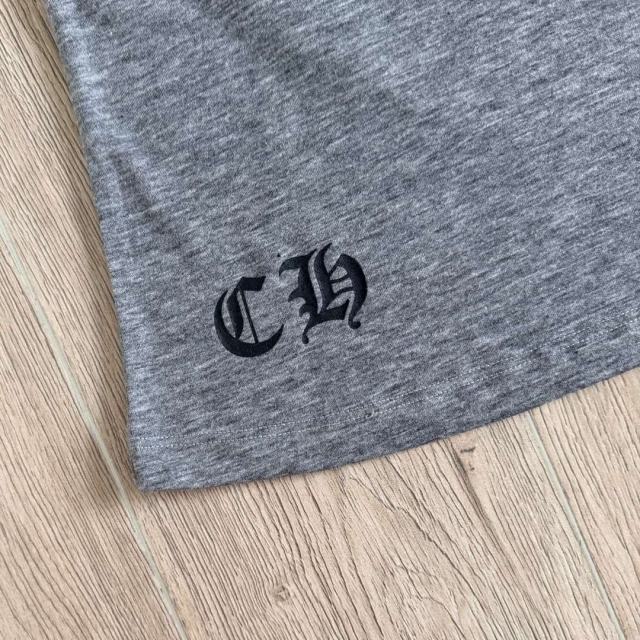 1:1 quality version Sanskrit Sword Print On Back V Neck Tee for girls 29306367