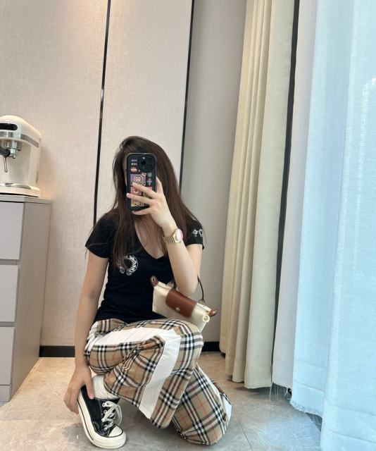 1:1 quality version Three Elements Print V-Neck Tee for girls 2 colors 29033515