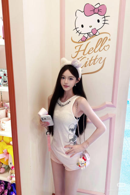 1:1 quality version Heart Vine Pattern White Limited Edition Print Vest Classic Vintage Sleeveless Top For Girls 29380178