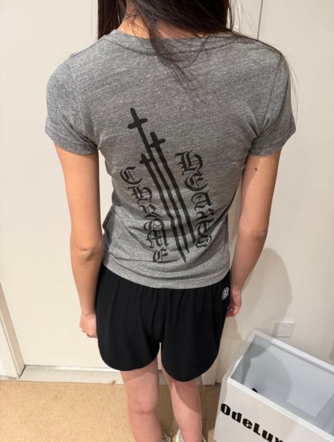 1:1 quality version Sanskrit Sword Print On Back V Neck Tee for girls 29306367