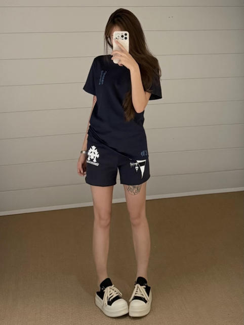1:1 quality version Vintage Navy Blue Tokyo Vine Dagger Print Crew Neck Slim tee for girls 29392329
