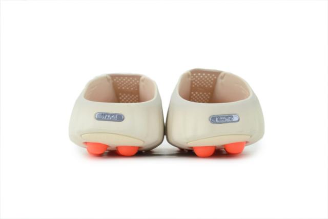 Mind 001 Beige Closed Toe Beach Slippers