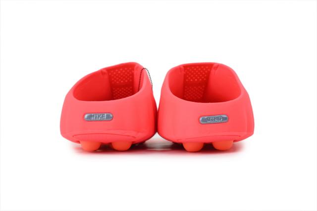 Mind 001 Red Closed Toe Beach Slippers