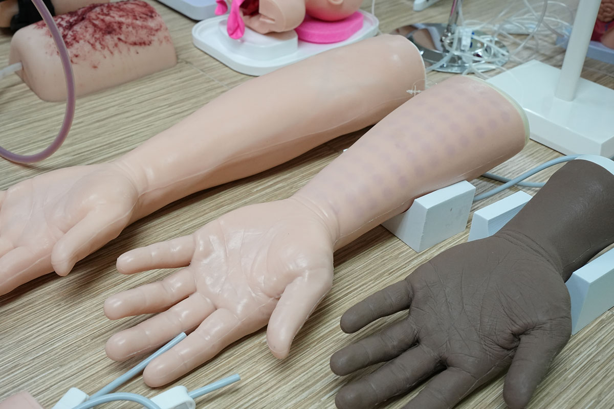 Simulated Human Arm and Hand for Injection Training