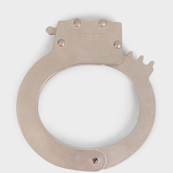 関税送料込 VETEMENTS 偽物Sliver-tone handcuff ブレスレット 21030821