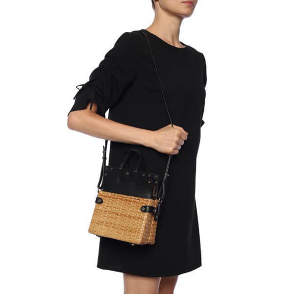 【フェンディ】フェンディ ショルダーバッグ 偽物 FENDI FLIP 21041602