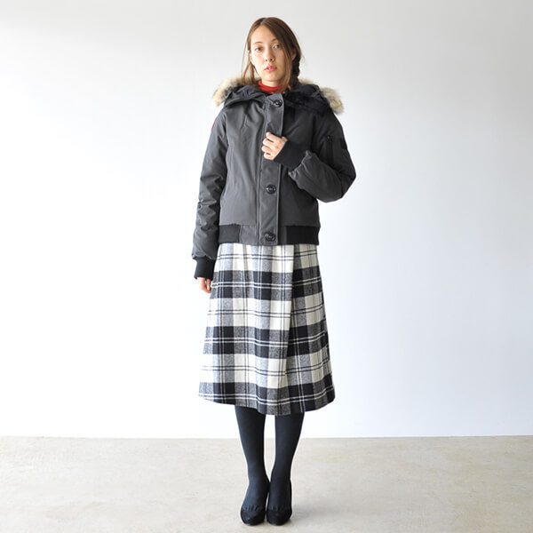 秋冬新作 CANADA GOOSE スーパーコピー ラブラドールボンバー フードファー ダウンジャケット ブルゾンパーカー7967JL レディース