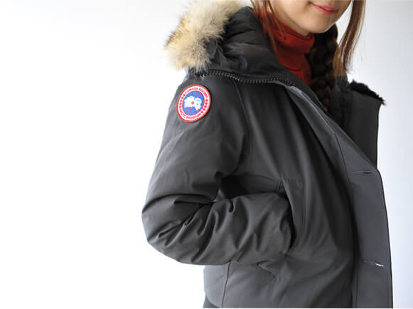秋冬新作 CANADA GOOSE スーパーコピー ラブラドールボンバー フードファー ダウンジャケット ブルゾンパーカー7967JL レディース