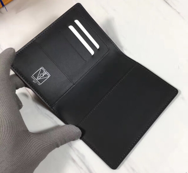 ルイヴィトンスーパーコピー ダミエグラフィット クーヴェルテュール パスポール N60101 ルイヴィトン スーパーコピー