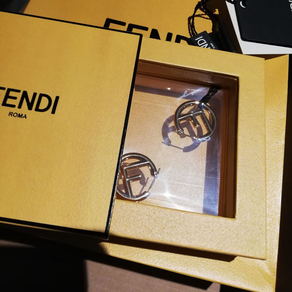 FENDI★新作★「F is Fendi」コピーロゴフープピアスW3736