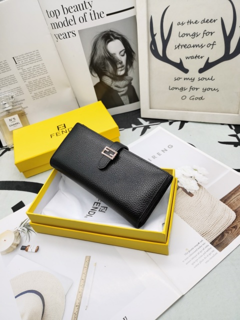 フェンディ財布コピー 2021新品注目度NO.1 FENDI フェンディ財布0006