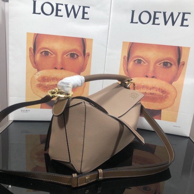 ロエベバッグコピー 定番人気2021新品  Loewe  ロエベバッグ00052