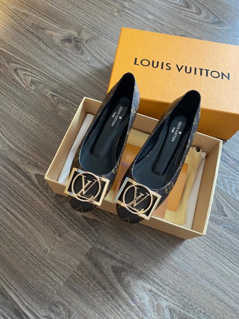 ルイヴィトン靴コピー 2022SS新作通販 Louis Vuitton ルイヴィトン靴0016