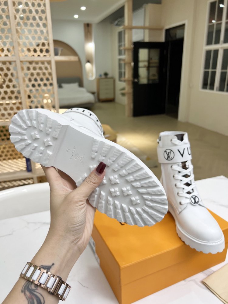 ルイヴィトン靴コピー 大人気2022新品 Louis Vuitton ルイヴィトン靴0174