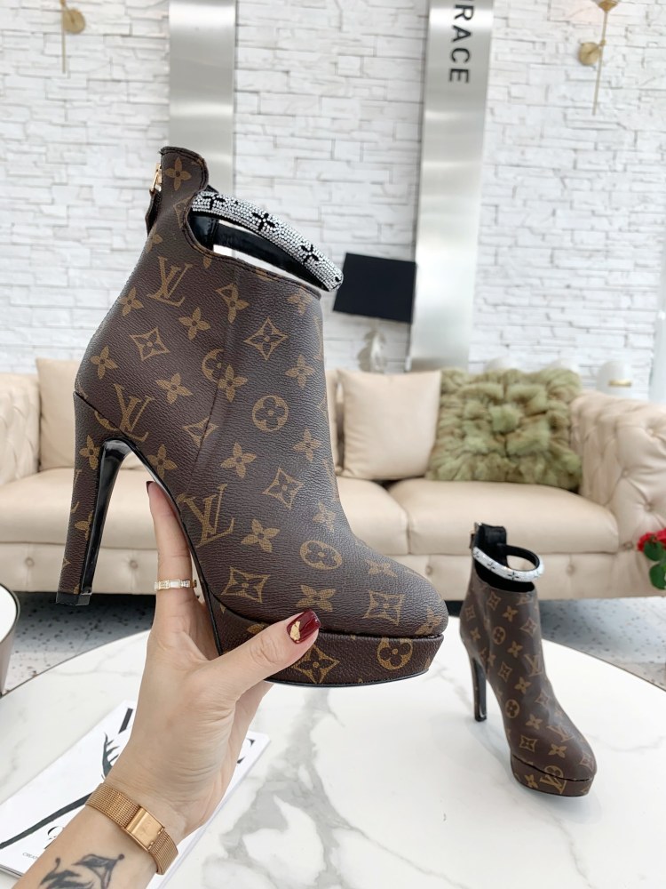 ルイヴィトン靴コピー 定番人気2022新品 Louis Vuitton ルイヴィトン靴0155
