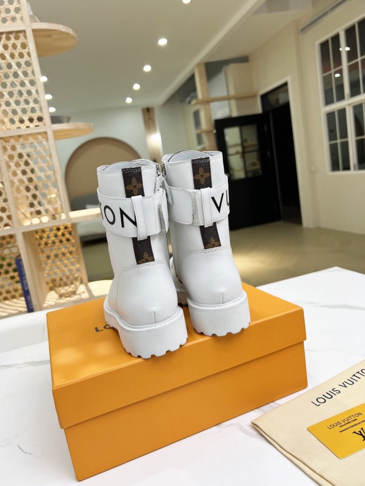 ルイヴィトン靴コピー 大人気2022新品 Louis Vuitton ルイヴィトン靴0174
