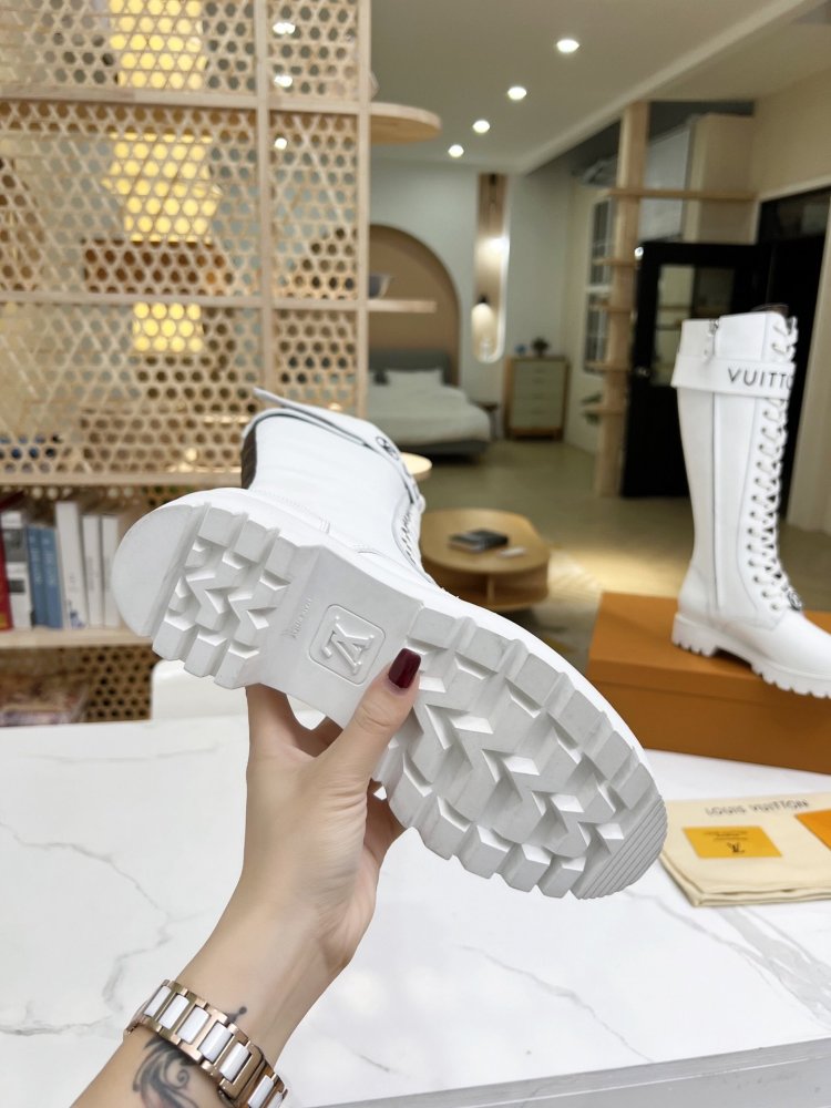 ルイヴィトン靴コピー 定番人気2022新品 Louis Vuitton ルイヴィトン靴0191