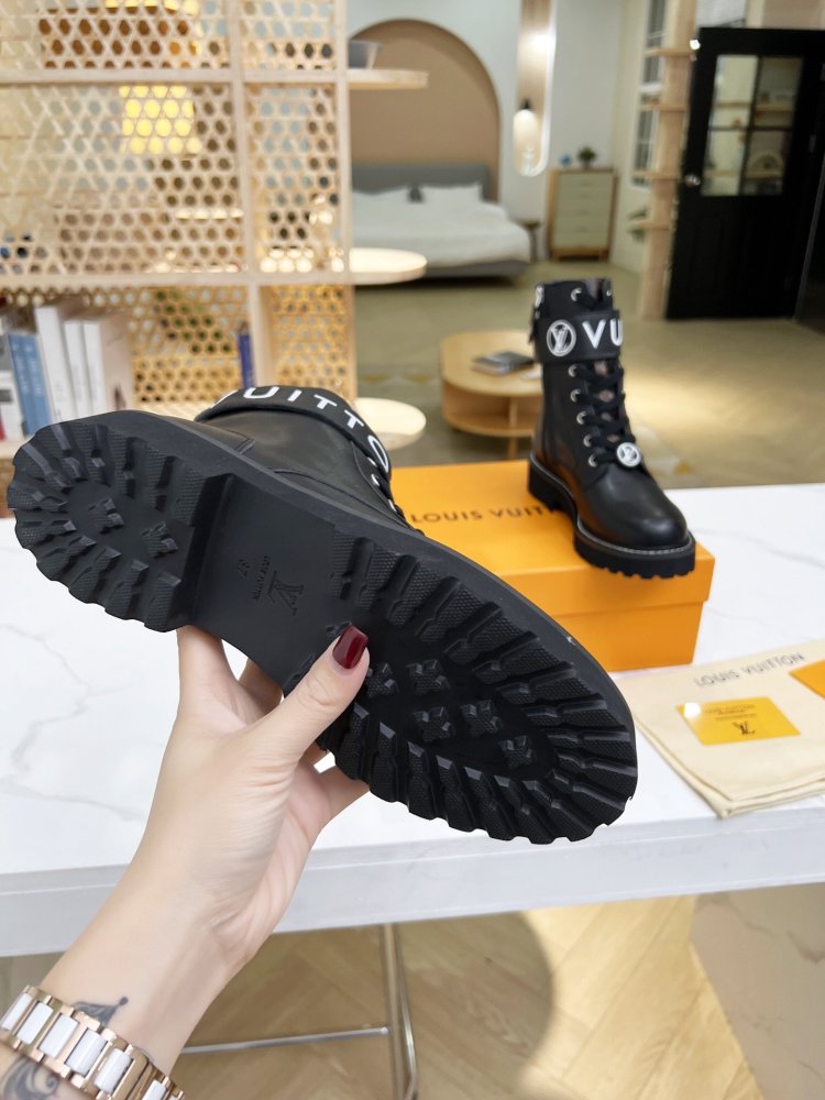 ルイヴィトン靴コピー 大人気2022新品 Louis Vuitton ルイヴィトン靴0175
