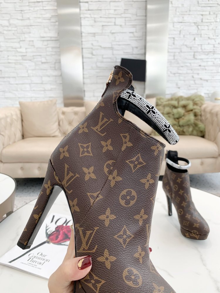 ルイヴィトン靴コピー 定番人気2022新品 Louis Vuitton ルイヴィトン靴0155