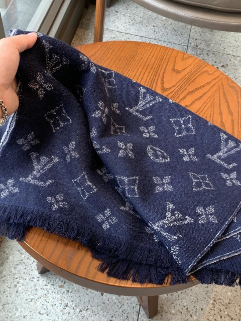 ルイヴィトンマフラーコピー 大人気2022新品 Louis Vuitton ルイヴィトンマフラー0027