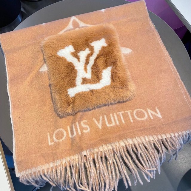 ルイヴィトンマフラーコピー 定番人気2022新品 Louis Vuitton ルイヴィトンマフラー0045