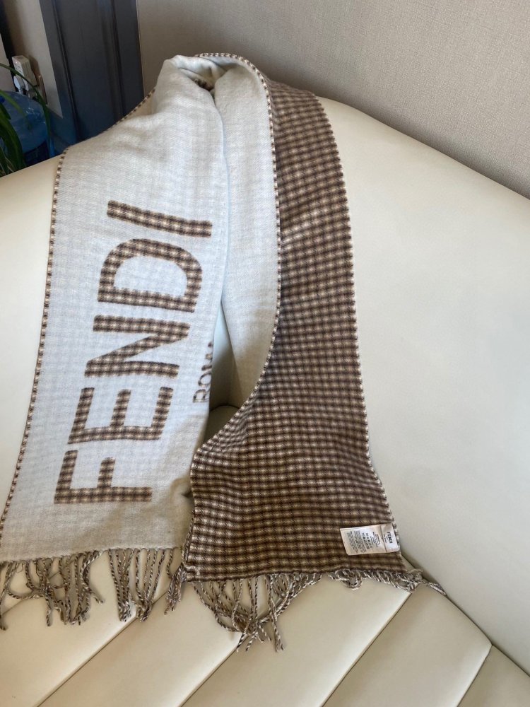 フェンディマフラーコピー 2022新品大人気NO.1 FENDI フェンディマフラー0013