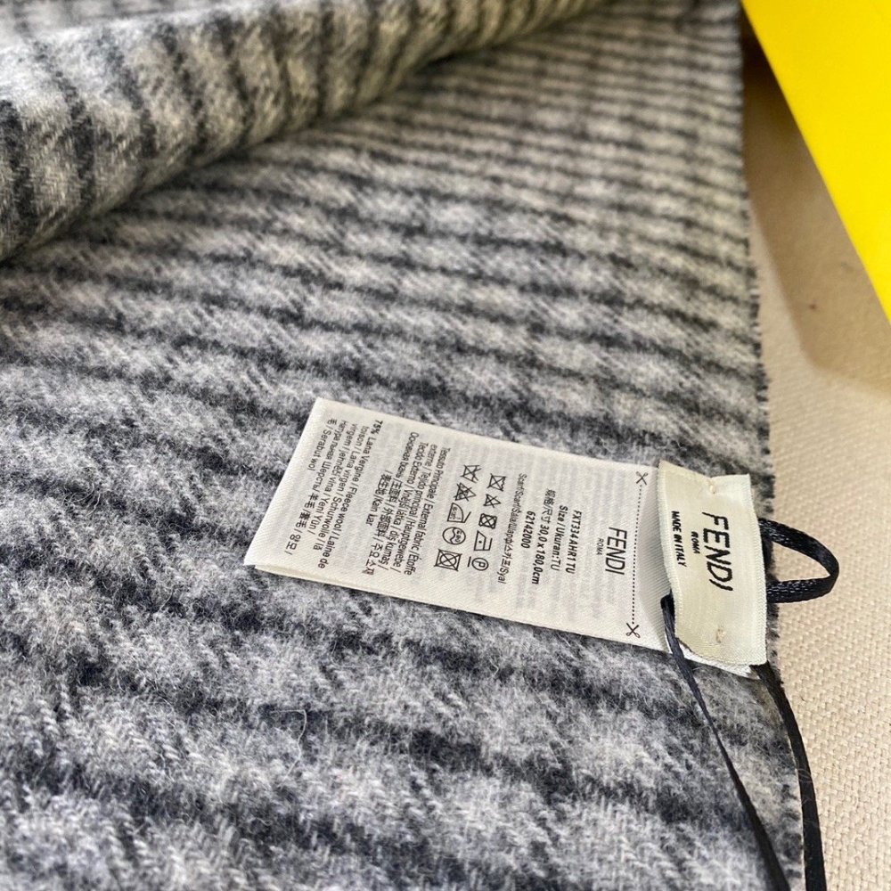 フェンディマフラーコピー 2022新品大人気NO.1 FENDI フェンディマフラー0012