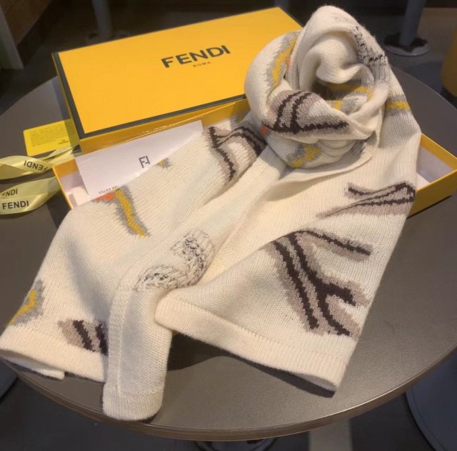 フェンディマフラーコピー 2022新品大人気NO.1 FENDI フェンディマフラー0023