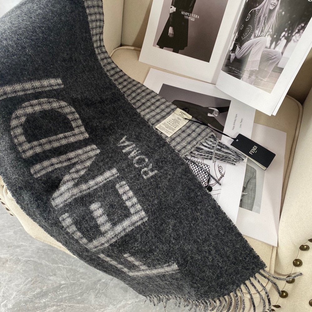 フェンディマフラーコピー 2022新品大人気NO.1 FENDI フェンディマフラー0012