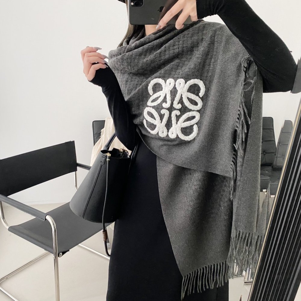 ロエベ マフラーコピー 2022新品大人気NO.1 2色 LOEWE ロエベ マフラー0004