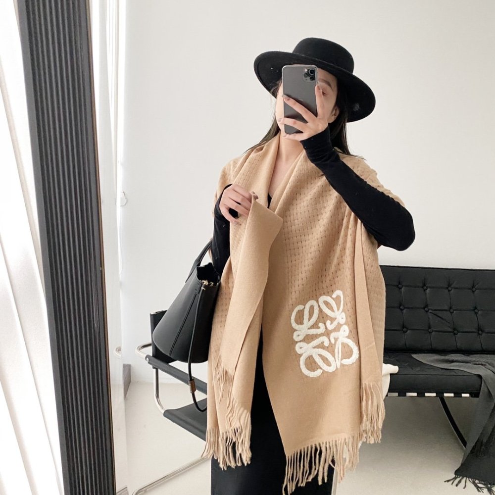 ロエベ マフラーコピー 2022新品大人気NO.1 2色 LOEWE ロエベ マフラー0005