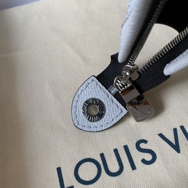 ルイヴィトンセカンドバッグコピー 定番人気2022  Louis Vuitton  ルイヴィトンセカンドバッグ0005