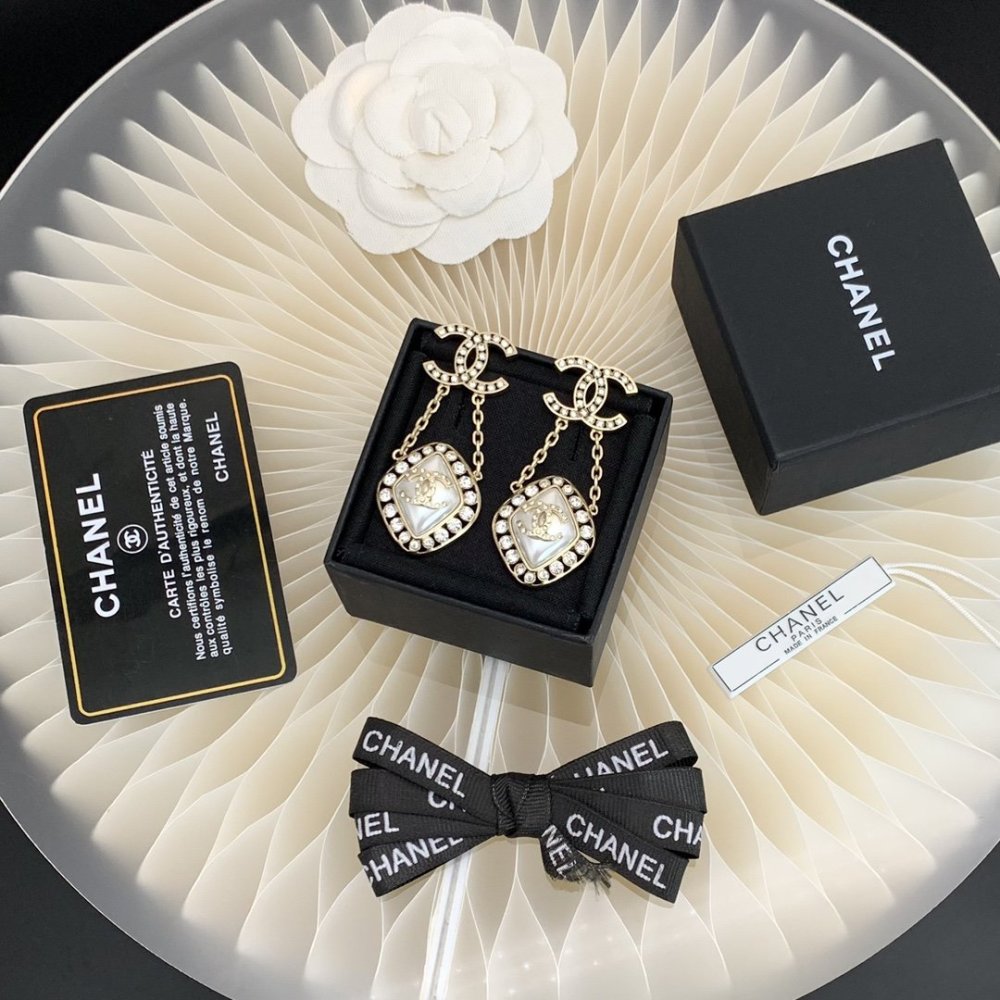 シャネルイアリングコピー 大人気2022新品  CHANEL  シャネルイアリング0041