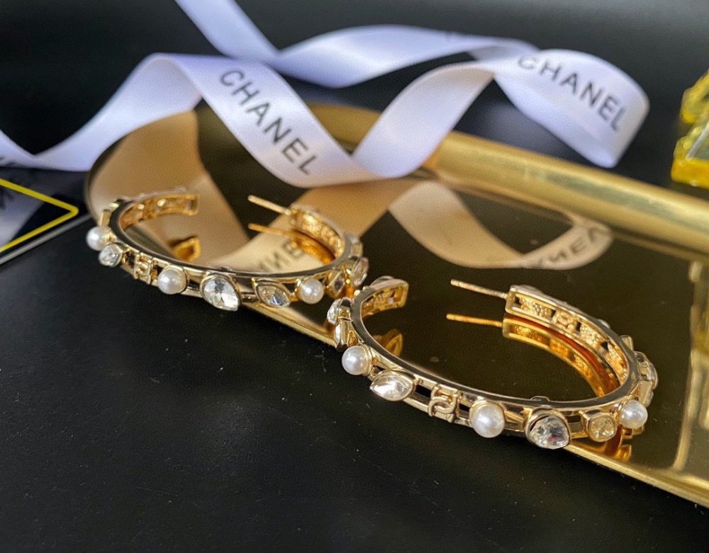 シャネルイアリングコピー 大人気2022新品  CHANEL  シャネルイアリング0042