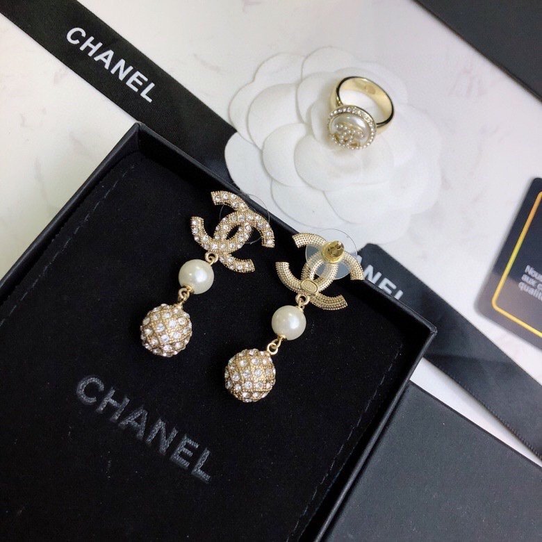 シャネルイアリングコピー 大人気2022新品  CHANEL  シャネルイアリング0045