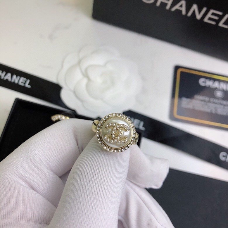 シャネルイアリングコピー 大人気2022新品  CHANEL  シャネルイアリング0045