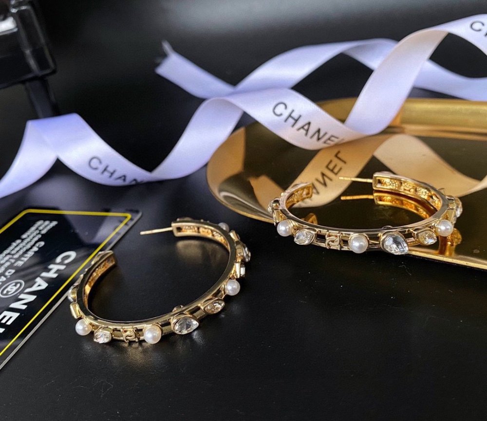 シャネルイアリングコピー 大人気2022新品  CHANEL  シャネルイアリング0042