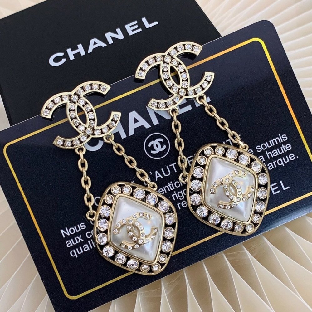 シャネルイアリングコピー 大人気2022新品  CHANEL  シャネルイアリング0041
