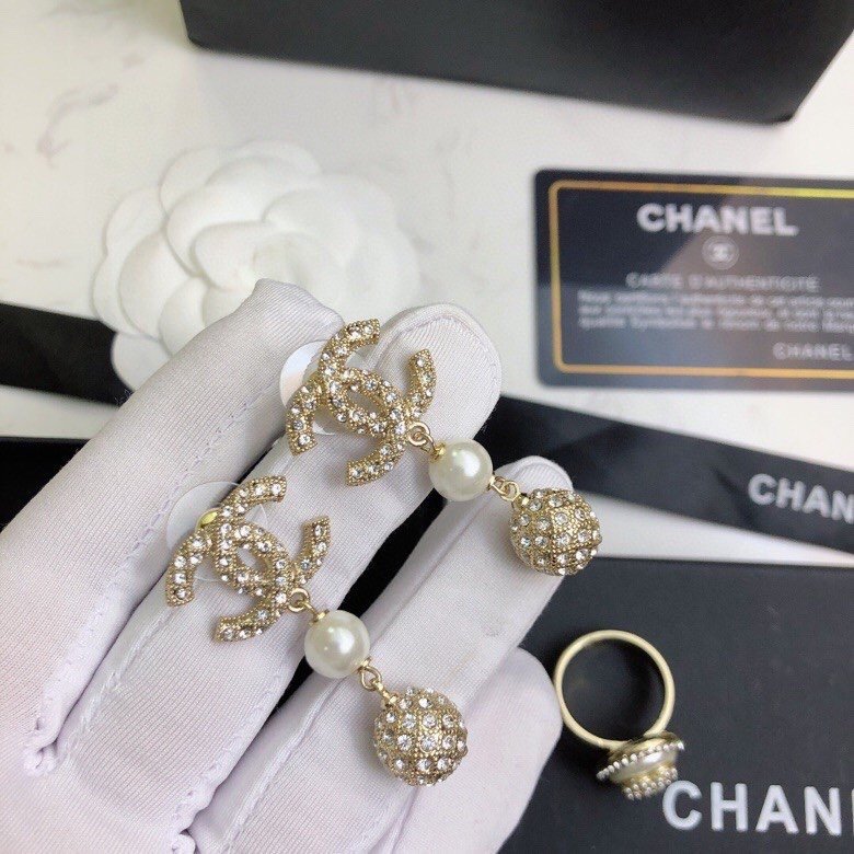 シャネルイアリングコピー 大人気2022新品  CHANEL  シャネルイアリング0045