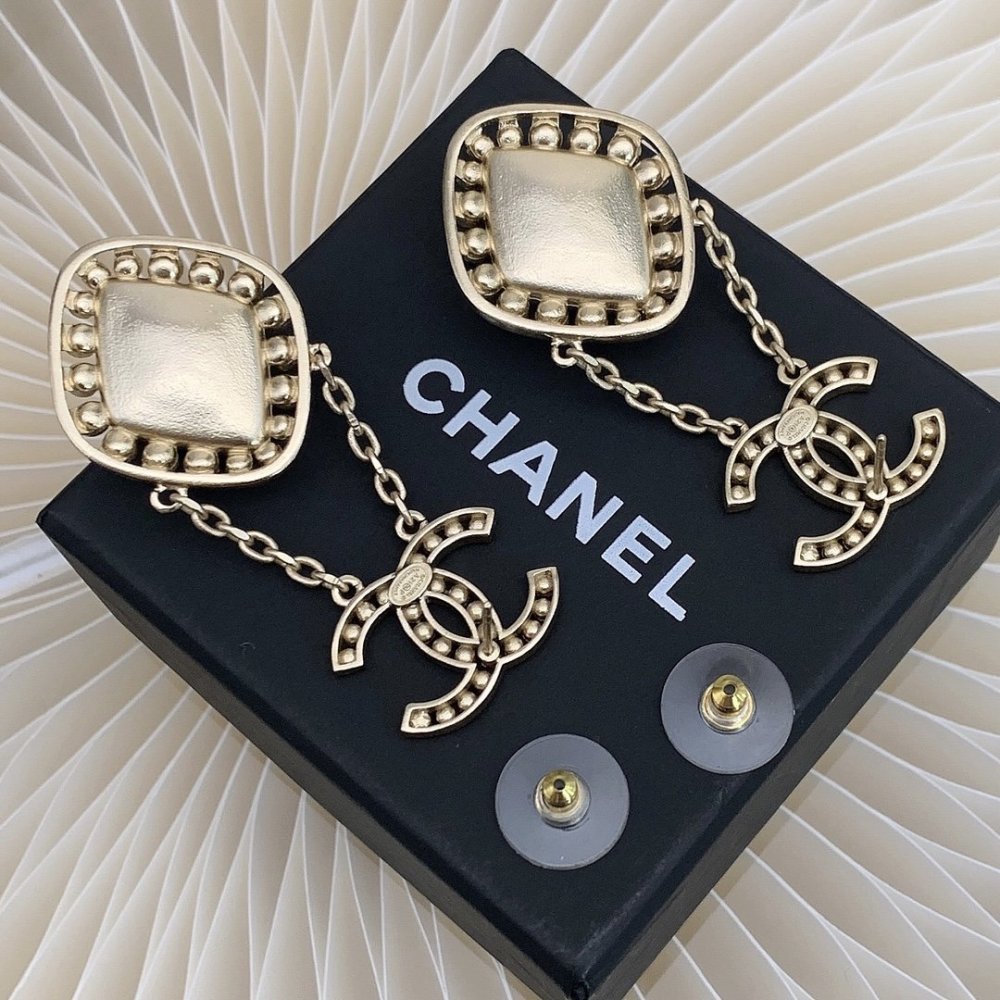 シャネルイアリングコピー 大人気2022新品  CHANEL  シャネルイアリング0041