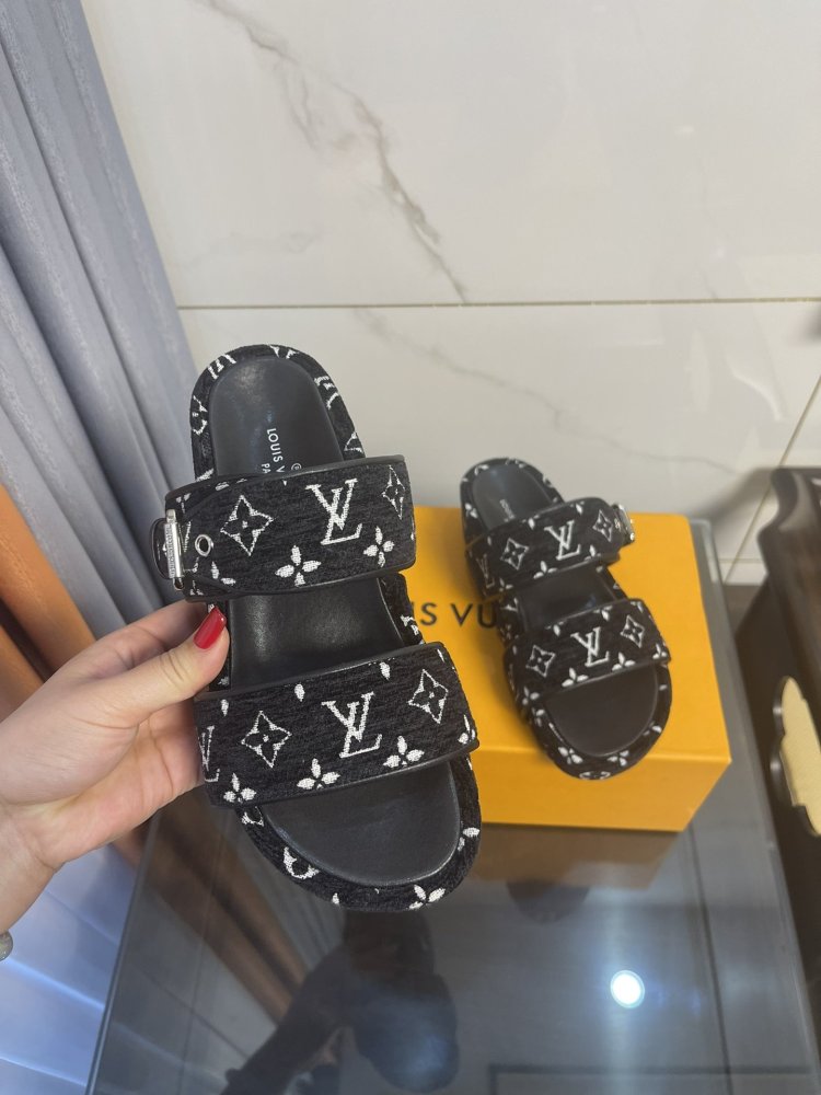 ルイヴィトン靴コピー2022新品大人気NO.1 Louis Vuitton ルイヴィトン靴0218