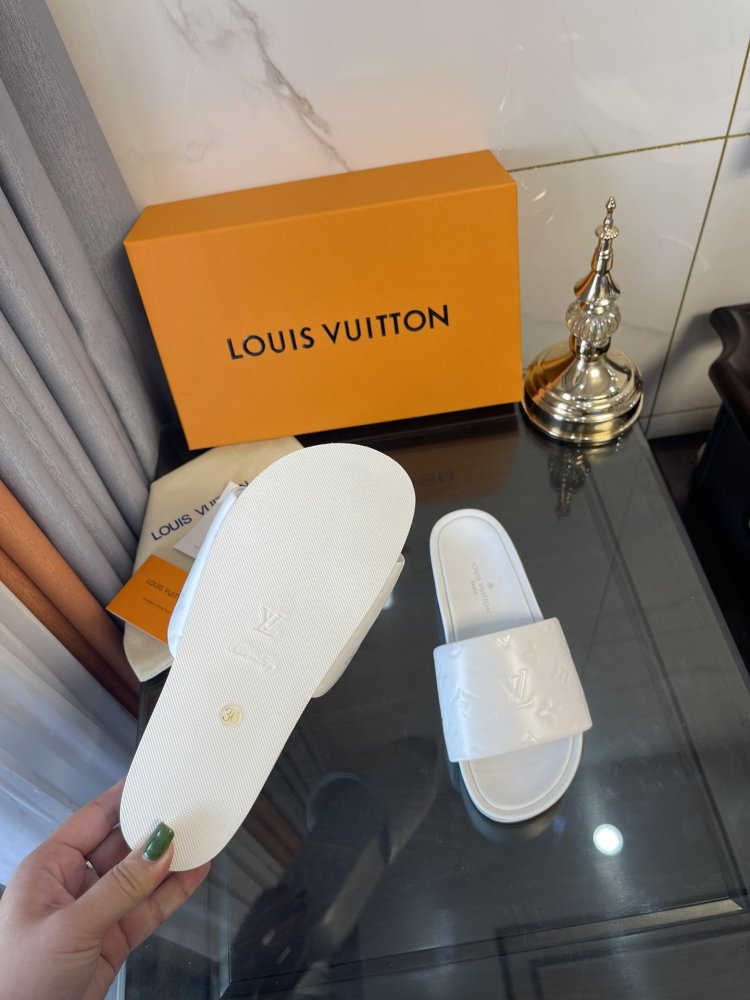ルイヴィトン靴コピー  2022SS新作通販   Louis Vuitton ルイヴィトン靴0224