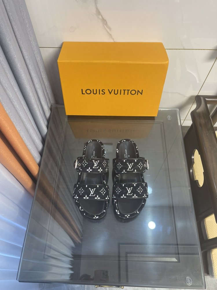 ルイヴィトン靴コピー2022新品大人気NO.1 Louis Vuitton ルイヴィトン靴0218