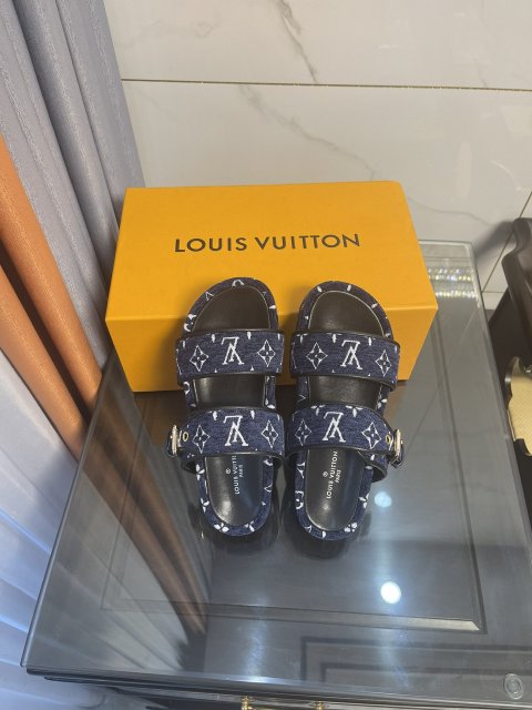 ルイヴィトン靴コピー2022新品大人気NO.1 Louis Vuitton ルイヴィトン靴0213