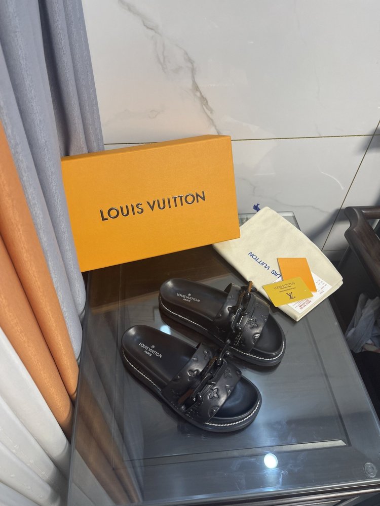 ルイヴィトン靴コピー2022新品大人気NO.1 Louis Vuitton ルイヴィトン靴0212