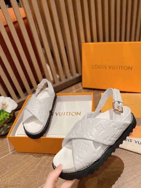 ルイヴィトン靴コピー  2022SS新作通販   Louis Vuitton ルイヴィトン靴0235