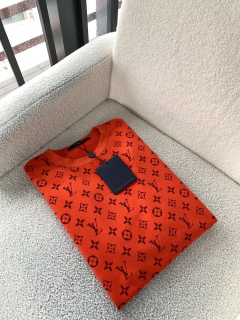 ルイヴィトン服コピー  定番人気2022新品 Louis Vuitton ルイヴィトン服0018