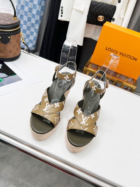 ルイヴィトン靴コピー  2022新品大人気NO.1   Louis Vuitton ルイヴィトン靴0249